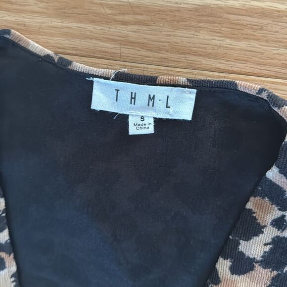 THML Women's Leopard Pintucked Dress Small Black Brown Puff Sleeve Short Casual - Picture 6 of 8